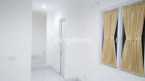 image RUMAH 2 LANTAI SEMI FURNISHED ASRI DEPAN TAMAN THE ICON VERDANT VIEW BSD (4)