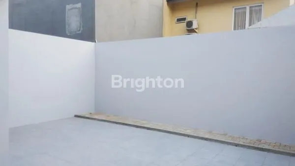 image RUMAH 2 LANTAI SEMI FURNISHED ASRI DEPAN TAMAN THE ICON VERDANT VIEW BSD (7)