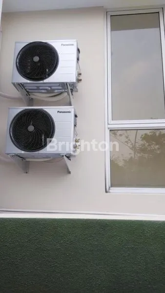 image RUMAH 2 LANTAI SEMI FURNISHED ASRI DEPAN TAMAN THE ICON VERDANT VIEW BSD (8)