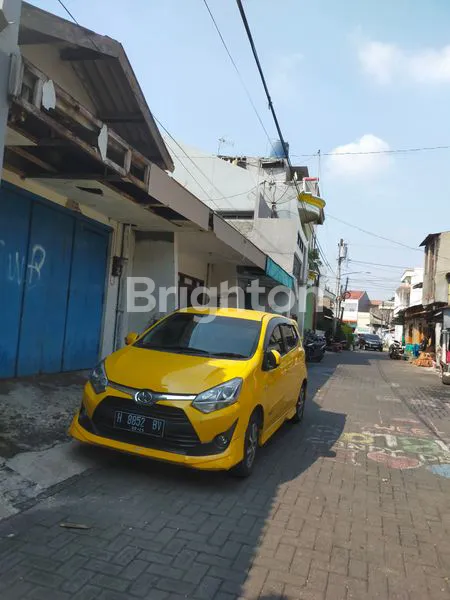 image GUDANG  DI TENGAH KOTA, BEBAS BANJIR, BISA DI LEWATI MOBIL 2, COCOK UNTUK PENYIMPANAN BARANG , JUGA  BISA UNTUK KANTORAN (2)
