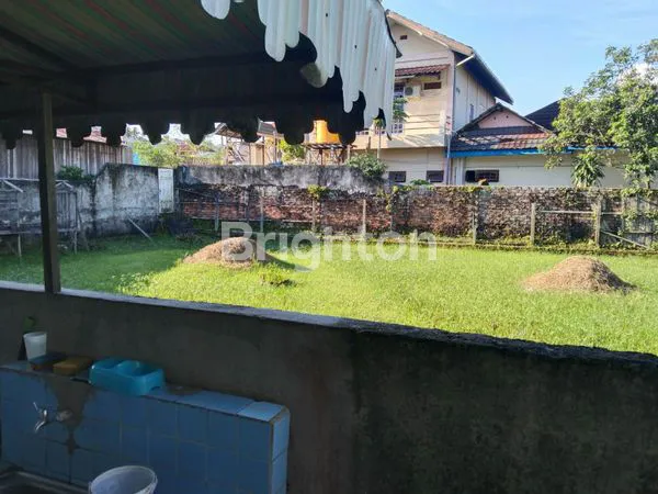 image RUMAH  DIPINGGIR  JALAN BESAR DEPAN DENGAN SEKOLAH NEGERI (3)