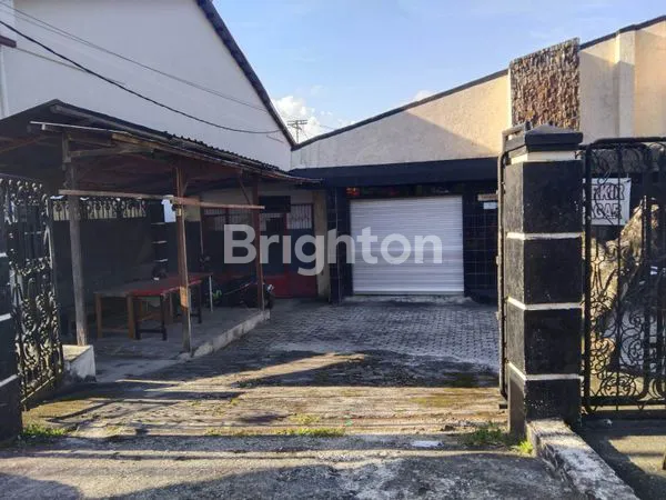 image RUMAH  DIPINGGIR  JALAN BESAR DEPAN DENGAN SEKOLAH NEGERI (4)