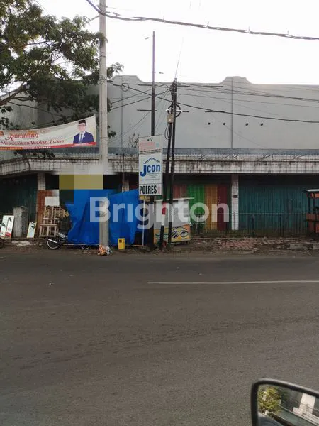 BANGUNAN PUSAT KOTA NOL JALAN