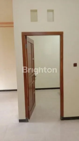 image RUMAH 2 LANTAI SIAP HUNI DEKAT MALANG KOTA, SAWOJAJAR, SULFAT, EXIT TOL MADYOPURO (5)