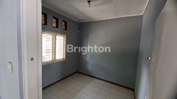 image 1,075 M NEGO, RUMAH SECOND TERAWAT, BUKIT PALMA SURABAYA (5)