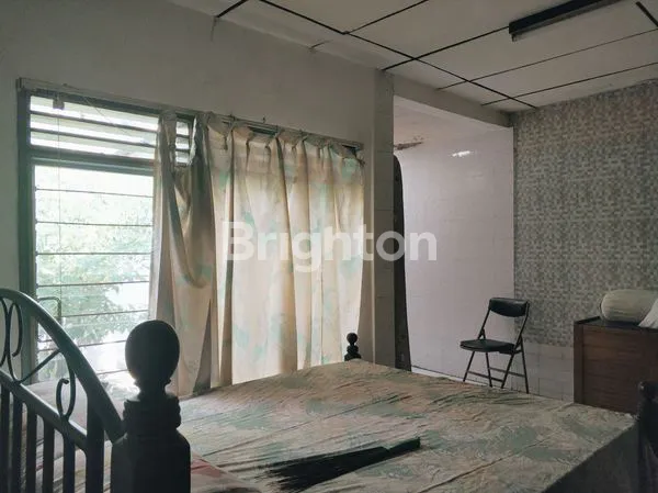 image RUMAH PETEMON TENGAH KOTA SURABAYA (2)