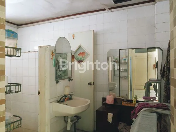 image RUMAH PETEMON TENGAH KOTA SURABAYA (5)