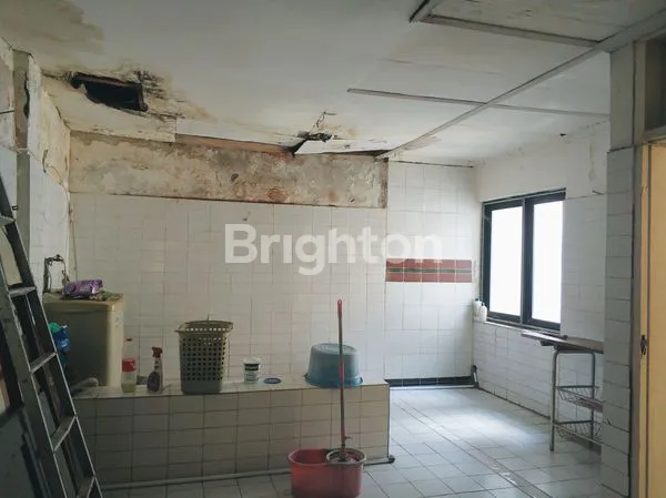 image RUMAH PETEMON TENGAH KOTA SURABAYA (6)