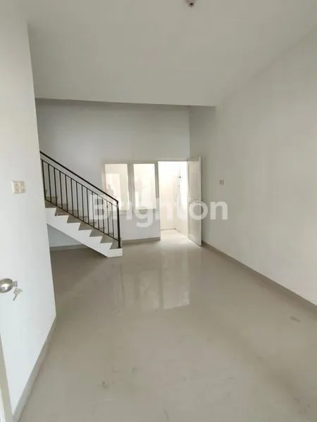 image RUMAH BARU GRESSS, BELUM DITEMPATI, TIDAK USAH INDEN ! JUAL GREEN MANSION JUANDA (5)