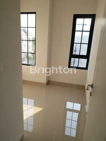 image RUMAH MINIMALIS BARU GRESS 2 LANTAI SURABAYA BARAT LAKAR SANTRI  (4)