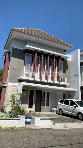 image RUMAH 2 LANTAI DI GREEN SEMANGGI (1)