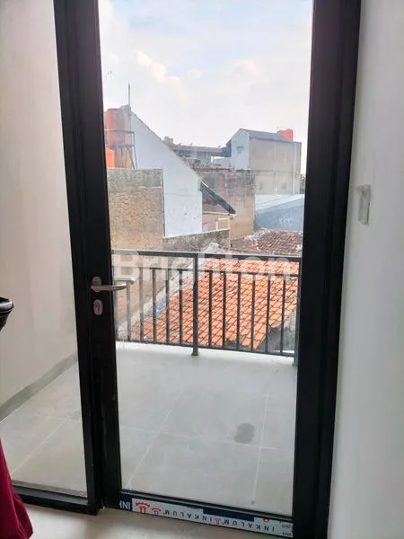 image RUMAH BARU GRESS DESAIN MODERN DI TENGAH KOTA BANDUNG, HARGA DI BAWAH 2M (6)
