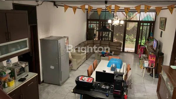 image RUMAH 2 LT DIKAWAN ELIT INTERCON JAKARTA BARAT (7)