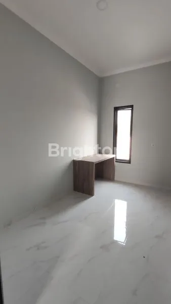 image RUMAH BARU GRESS SIAP HUNI MEDOKAN ASRI BARAT (3)