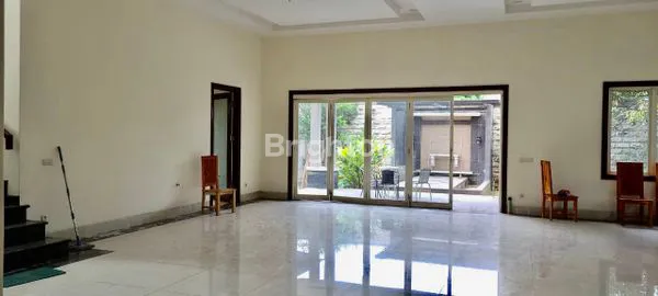 image RUMAH HOOK LUAS ASRI SPEK MEWAH DI LIPPO KARAWACI (2)