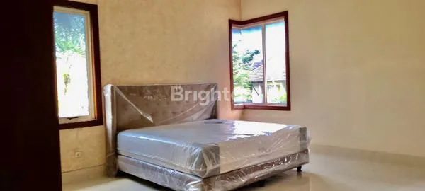 image RUMAH HOOK LUAS ASRI SPEK MEWAH DI LIPPO KARAWACI (8)