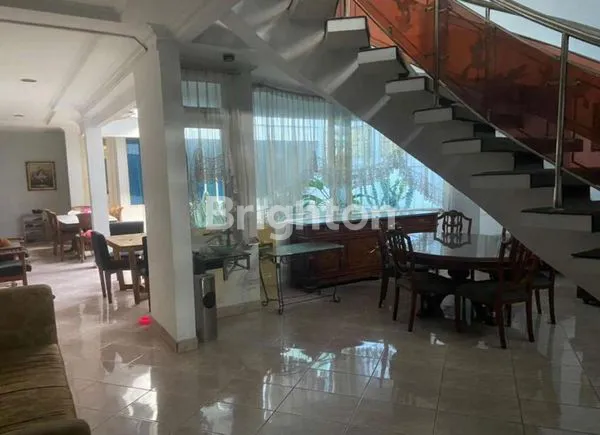 image RUMAH DI TENGAH KOTA BANDUNG 2 LANTAI STRATEGIS (1)