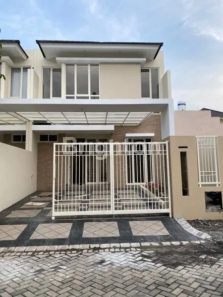 image RUMAH BARU GRESS 2 LT DI GRIYA GALAXY SURABAYA DEKAT MERR (1)