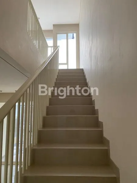 image RUMAH BARU GRESS 2 LT DI GRIYA GALAXY SURABAYA DEKAT MERR (4)