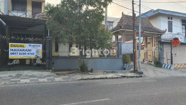 image RUMAH LT 1 DI NOL JALAN PROPINSI . CUKUP JALAN KAKI KE ALUN ALUN KOTA BATU (8)