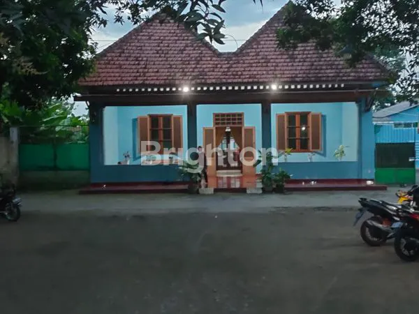 image TANAH SEKALIAN RUMAH BESAR BISA UTK PENGINAPAN DAN USAHA (3)