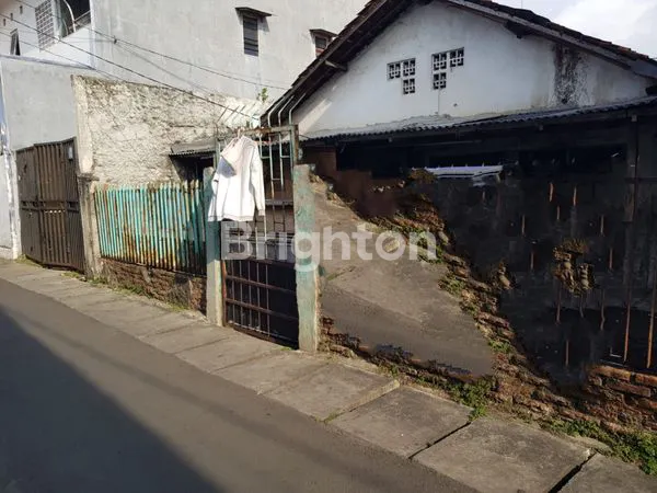 image RUMAH KARYA JELAMBAR HITUNG TANAH DAN BEBAS BANJIR (1)