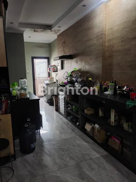 image RUKO 3 LANTAI LOKASI PUSAT KOTA COCOK UNTUK KANTOR (4)