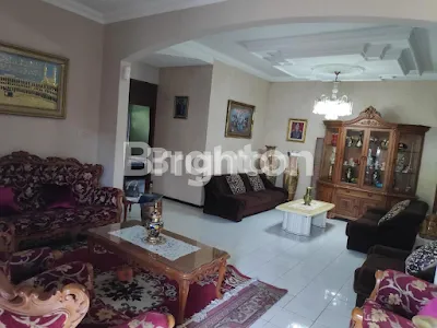 image RUMAH LUAS DI TENGAH KOTA COCOK UNTUK GUEST HOUSE (3)