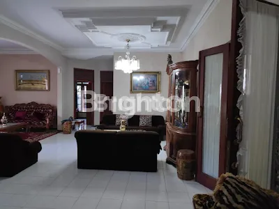 image RUMAH LUAS DI TENGAH KOTA COCOK UNTUK GUEST HOUSE (6)