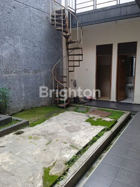 image RUMAH CANTIK 2 LANTAI DI MEKARWANGI BANDUNG (8)