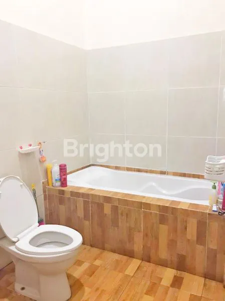 image RUMAH DENGAN PRIVATE POOL DI JL MOJOKLANGRU KIDUL SURABAYA  (4)