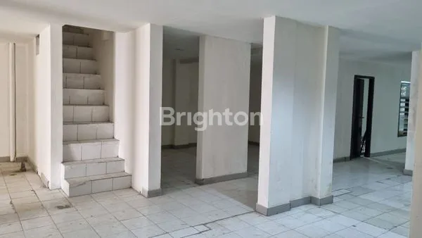 image RUKO TANJUNG DUREN BARAT BANGUNAN 3 LANTAI FULL  LANGSUNG DAPAT INCOME SEWA (6)