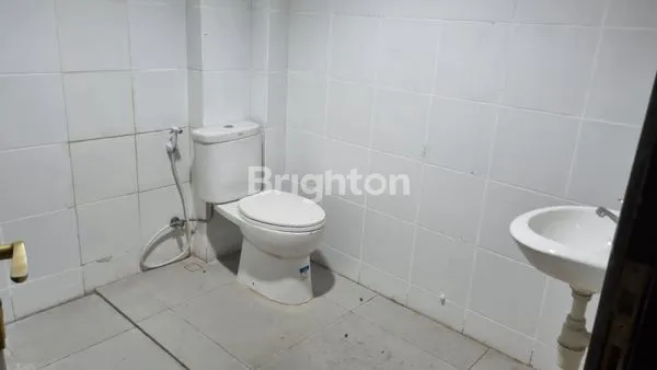 image RUKO TANJUNG DUREN BARAT BANGUNAN 3 LANTAI FULL  LANGSUNG DAPAT INCOME SEWA (2)