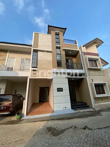 image DIJUAL VILLA CANTIK VIEW BAGUS DENGAN ROOFTOP (1)