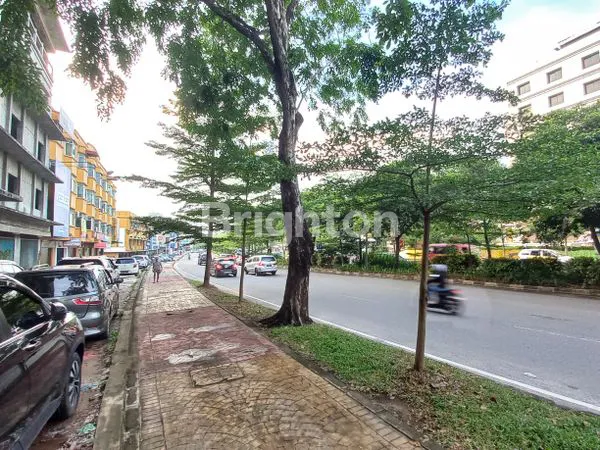 image RUKO NAGOYA HADAP JALAN JALUR UTAMA PUSAT KERAMAIAN KOTA NAGOYA (2)