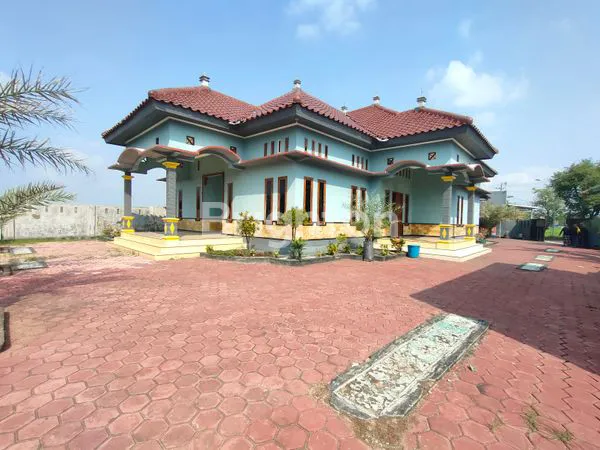 image DIJUAL RUMAH BESAR BESERTA SARANG BURUNG WALET BISA UNTUK PASIF INCOME DI MADIUN JAWA TIMUR (1)