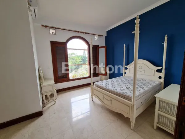 image RUMAH 2 LANTAI 1.003 M2 DI JL PUNCAK TIDAR MALANG (3)