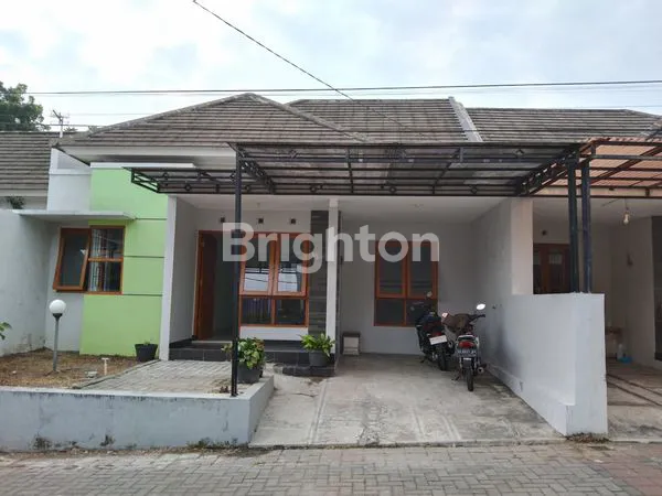 image PERUMAHAN VILLA TAMAN ANGGREK, JONGKESELANGKAH KOPI NJONGKE. DIKELILINGI PERUMAHAN: UBU VILLA DALEM JONGKE, THE PARADISE.SLEMAN CITY HALL SCH, TEKIYO, FILOSOFI KOPI, HYATT REGENCY. (1)