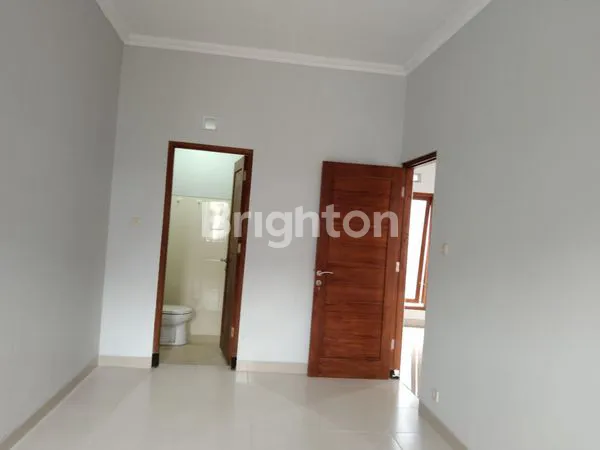 image PERUMAHAN VILLA TAMAN ANGGREK, JONGKESELANGKAH KOPI NJONGKE. DIKELILINGI PERUMAHAN: UBU VILLA DALEM JONGKE, THE PARADISE.SLEMAN CITY HALL SCH, TEKIYO, FILOSOFI KOPI, HYATT REGENCY. (4)