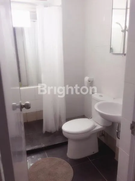 image UNIT YG CANTIK DAN FULL FURNISHED 3BR DI ATAS MALL  (3)