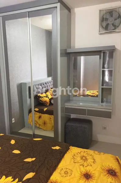 image UNIT YG CANTIK DAN FULL FURNISHED 3BR DI ATAS MALL  (7)