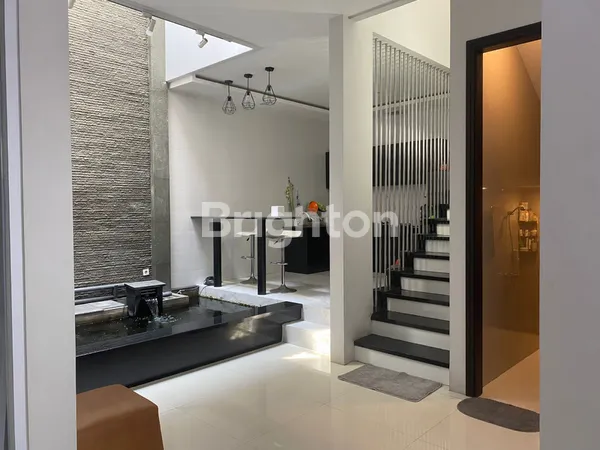 image RUMAH CANTIK RAYA KLAMPIS SURABAYA TIMUR - LOKASI STRATEGIS (1)