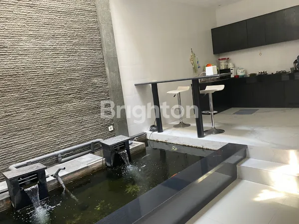 image RUMAH CANTIK RAYA KLAMPIS SURABAYA TIMUR - LOKASI STRATEGIS (4)