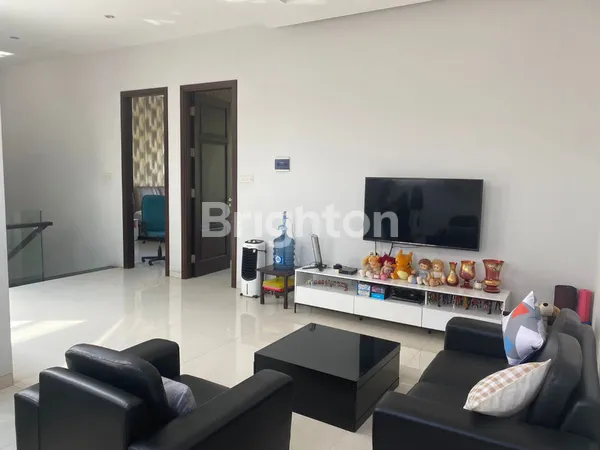 image RUMAH CANTIK RAYA KLAMPIS SURABAYA TIMUR - LOKASI STRATEGIS (5)