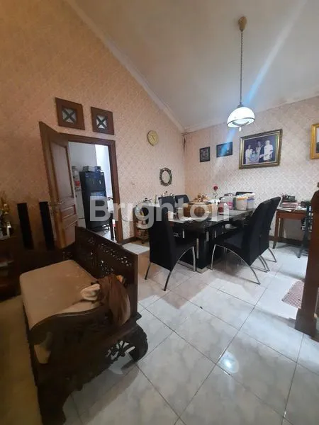 image RUMAH CANTIK DI HOOK SEMI FURNISH DEKAT GRAND WISATA DUKUH ZAMRUD MUSTIKA JAYA KOTA BEKASI (8)