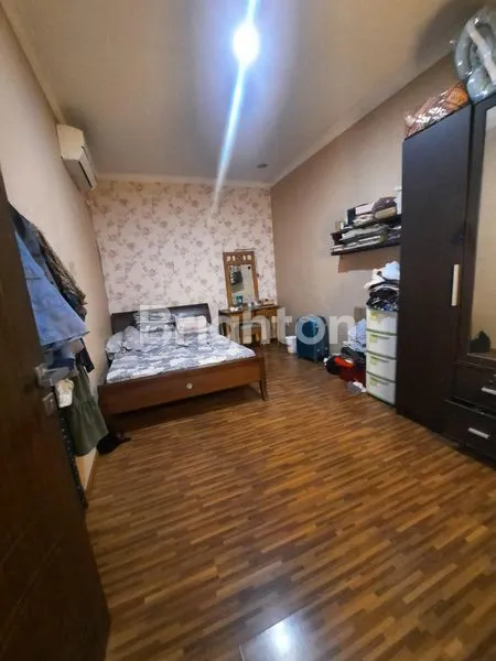 image RUMAH CANTIK DI HOOK SEMI FURNISH DEKAT GRAND WISATA DUKUH ZAMRUD MUSTIKA JAYA KOTA BEKASI (5)