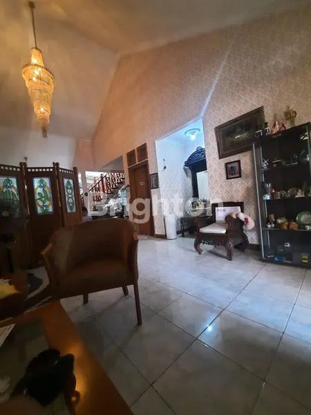 image RUMAH CANTIK DI HOOK SEMI FURNISH DEKAT GRAND WISATA DUKUH ZAMRUD MUSTIKA JAYA KOTA BEKASI (2)