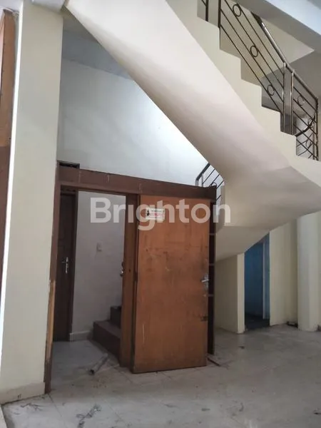 2 RUKO GANDENG CONECTING DI RINGROAD