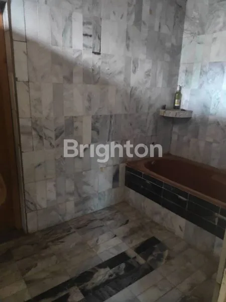 image TANAH MURAH BONUS RUMAH LANTAI MARMER DAN GRANIT DI KESIMAN, DENPASAR  TIMUR (3)