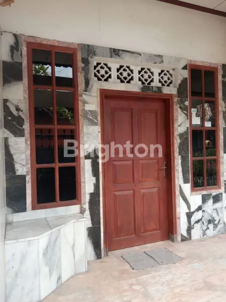 image TANAH MURAH BONUS RUMAH LANTAI MARMER DAN GRANIT DI KESIMAN, DENPASAR  TIMUR (7)